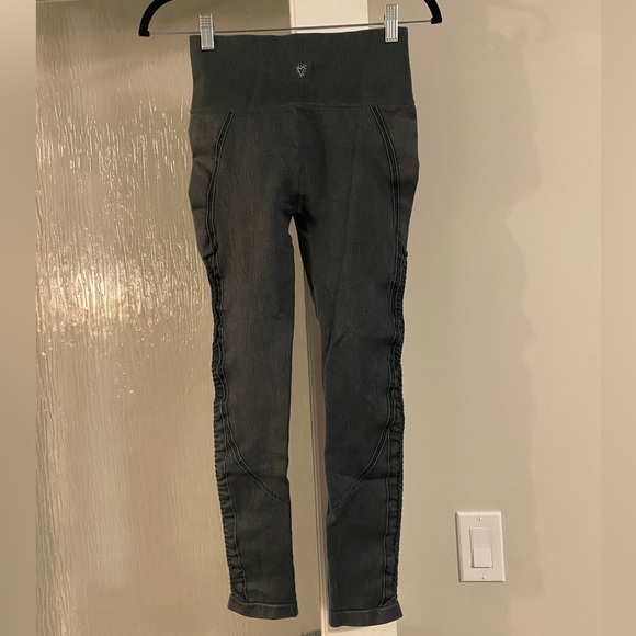 Betsy Johnson Braided Twill Seamless High Rise Ankle Leggings, Size XS, NWOT - Picture 8 of 8